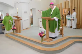 Archbishop blesses the Congregation